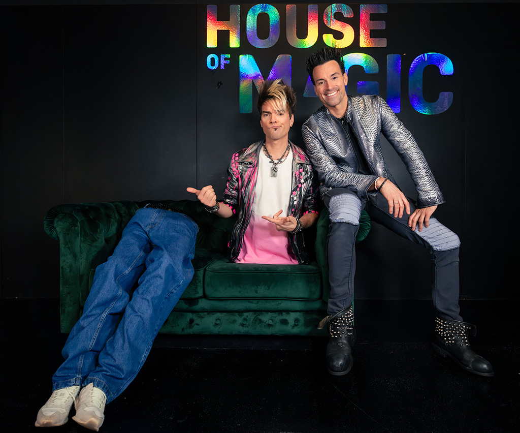 Haus of Magic: Couch